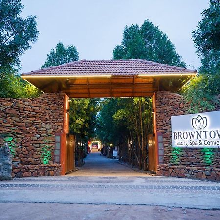 Brown Town Resort & Spa ハイデラバード エクステリア 写真