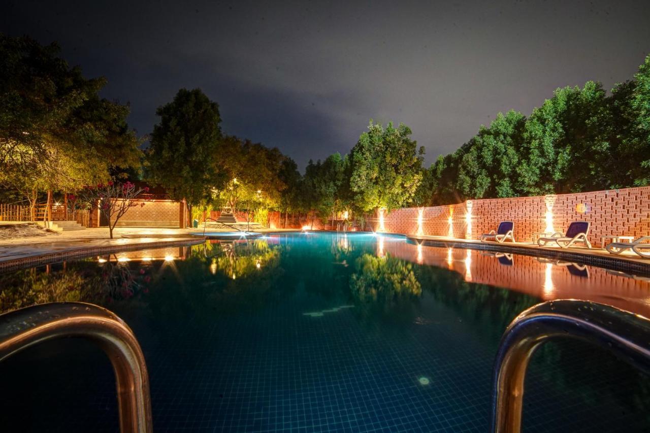 Brown Town Resort & Spa ハイデラバード エクステリア 写真